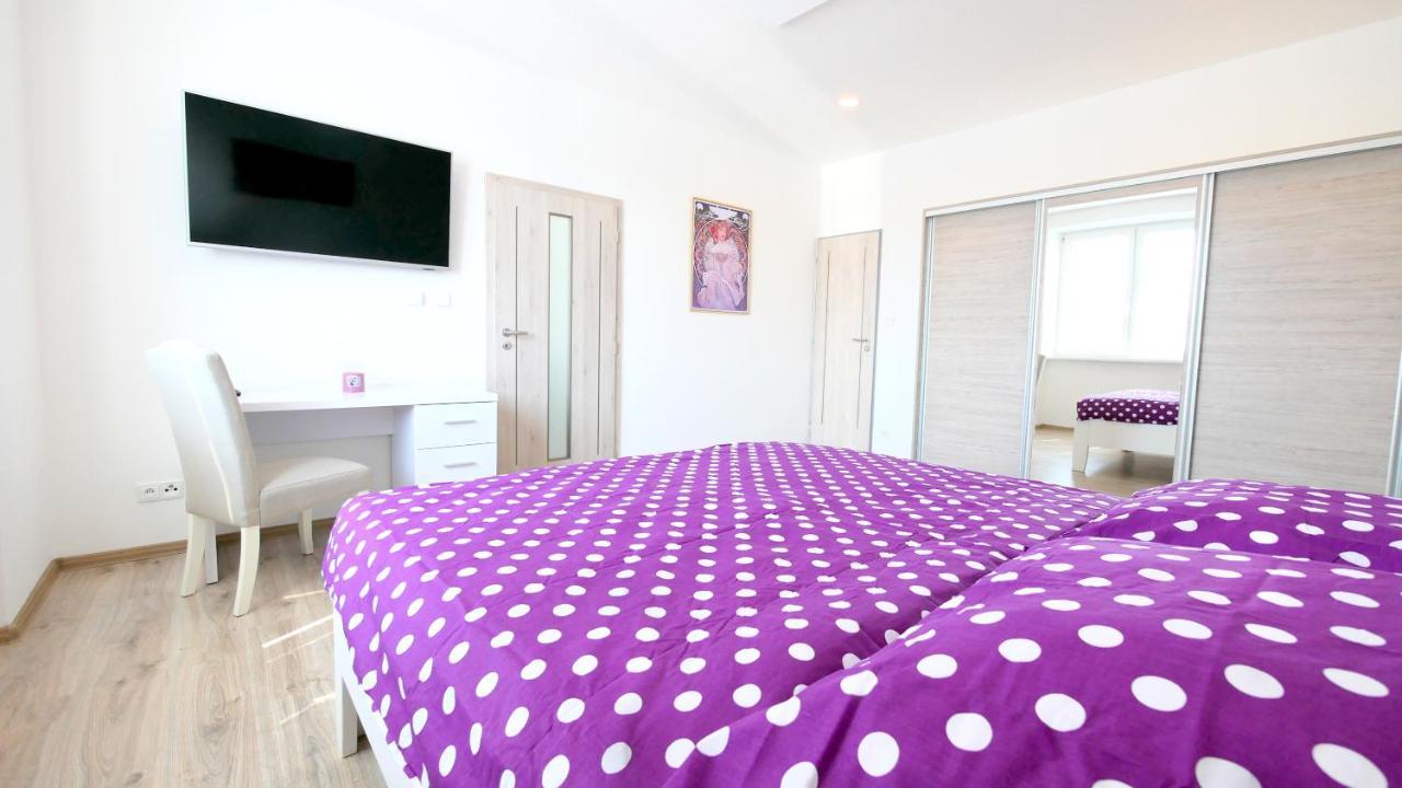 Apartman U Louckeho Klastera 2 Plus Kk Znojmo Exterior photo