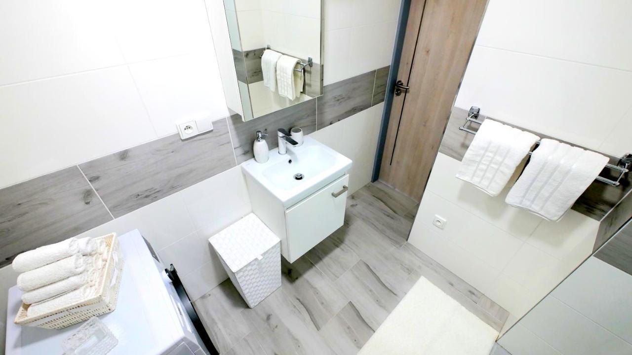 Apartman U Louckeho Klastera 2 Plus Kk Znojmo Exterior photo